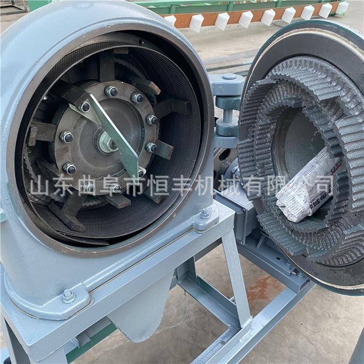 米粉厂大米磨粉机水泡大米齿盘粉碎机自吸式盘式磨粉机