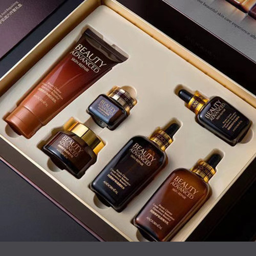 女士样板房卫浴柜护肤品套盒空瓶装饰品直播道具洗手间化妆品摆件