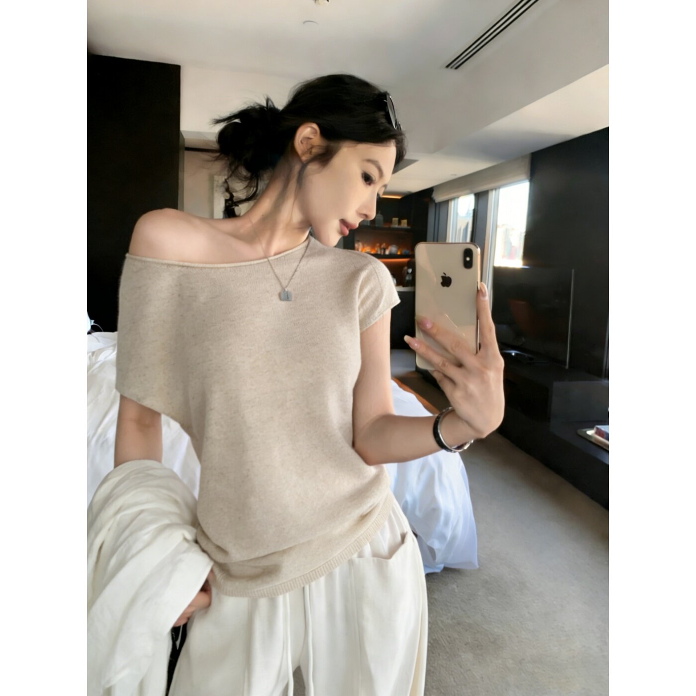 度假风斜肩短袖针织衫女夏季高级感修身显瘦亲肤外穿气质露肩上衣