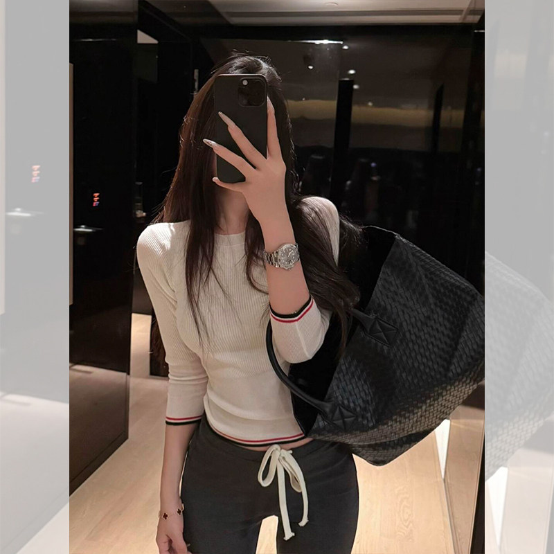老钱风白色条纹长袖针织衫女秋冬季修身打底衫小个子显瘦内搭上衣