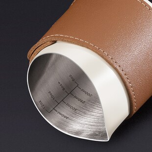 316不锈钢拉花缸专业咖啡拉花杯家用尖嘴斜口奶泡杯带刻度皮套