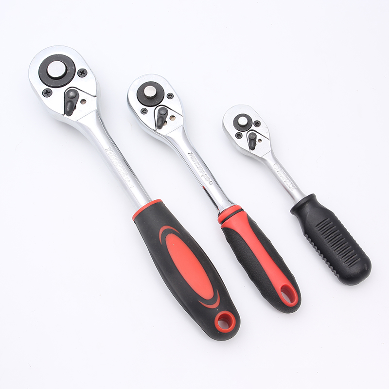 套筒棘轮扳手自动快速板手脱落棘轮工具1/2大飞3/8中飞1/4小飞