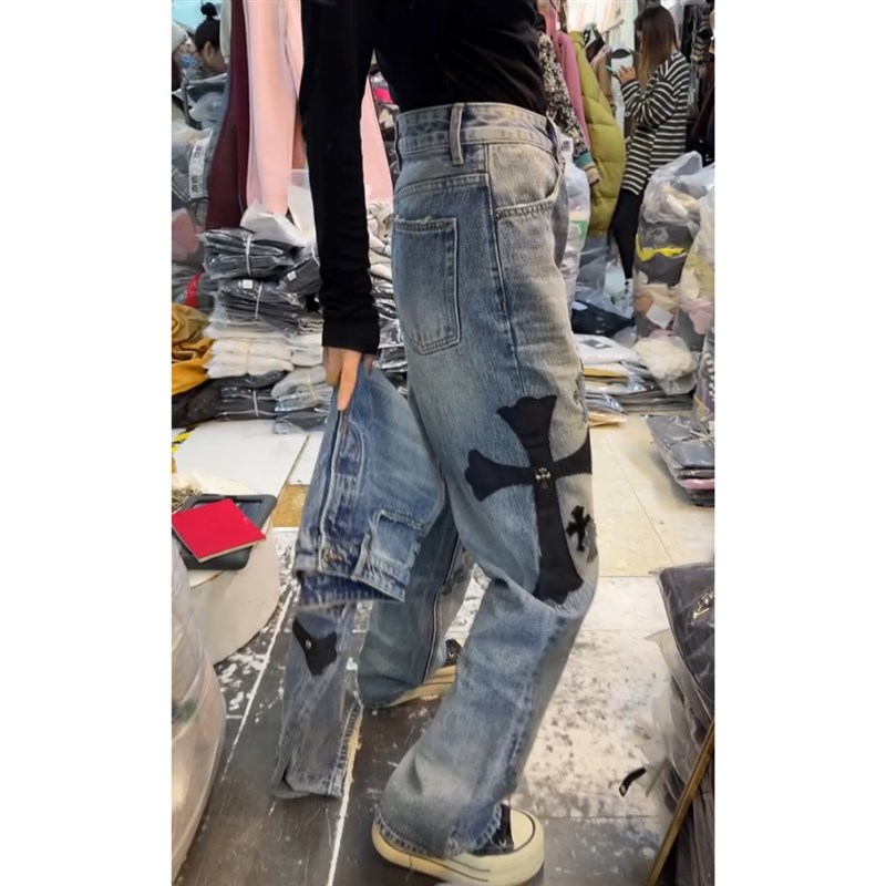 景倩妮今年流行设计感窄版牛仔裤2024冬季新款梨形高腰显瘦阔腿裤