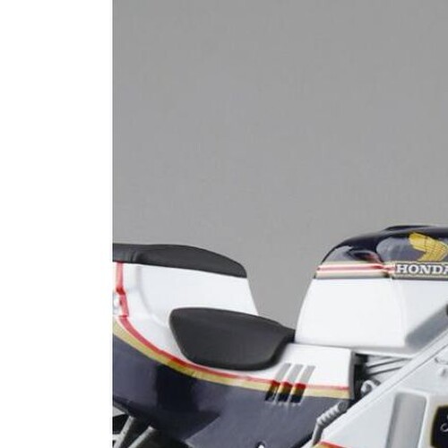 青岛社 1:12 Honda 本田 NSR 250R SP  Rothmans MC18摩托车模型
