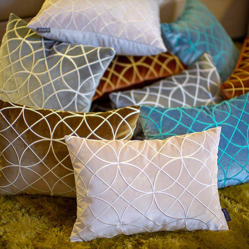 抱枕欧式样板间靠垫客厅沙发靠包床上靠枕丝绒立体绣花办公室腰枕