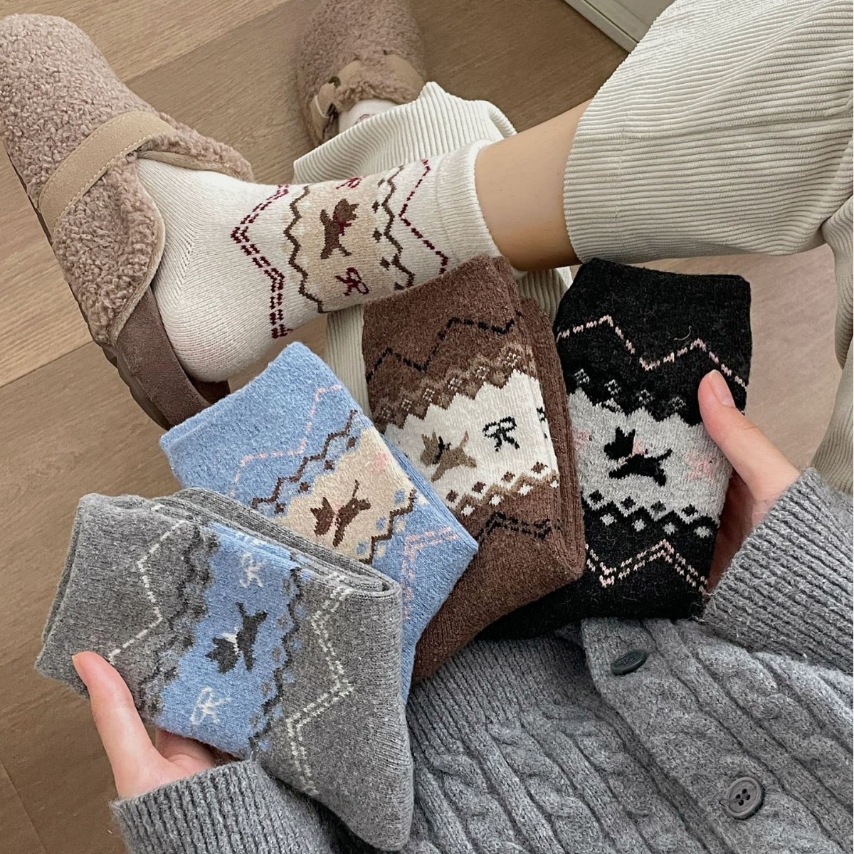 费尔岛复古小狗袜子女秋冬加厚保暖羊毛蝴蝶结卡通日系可爱中筒袜