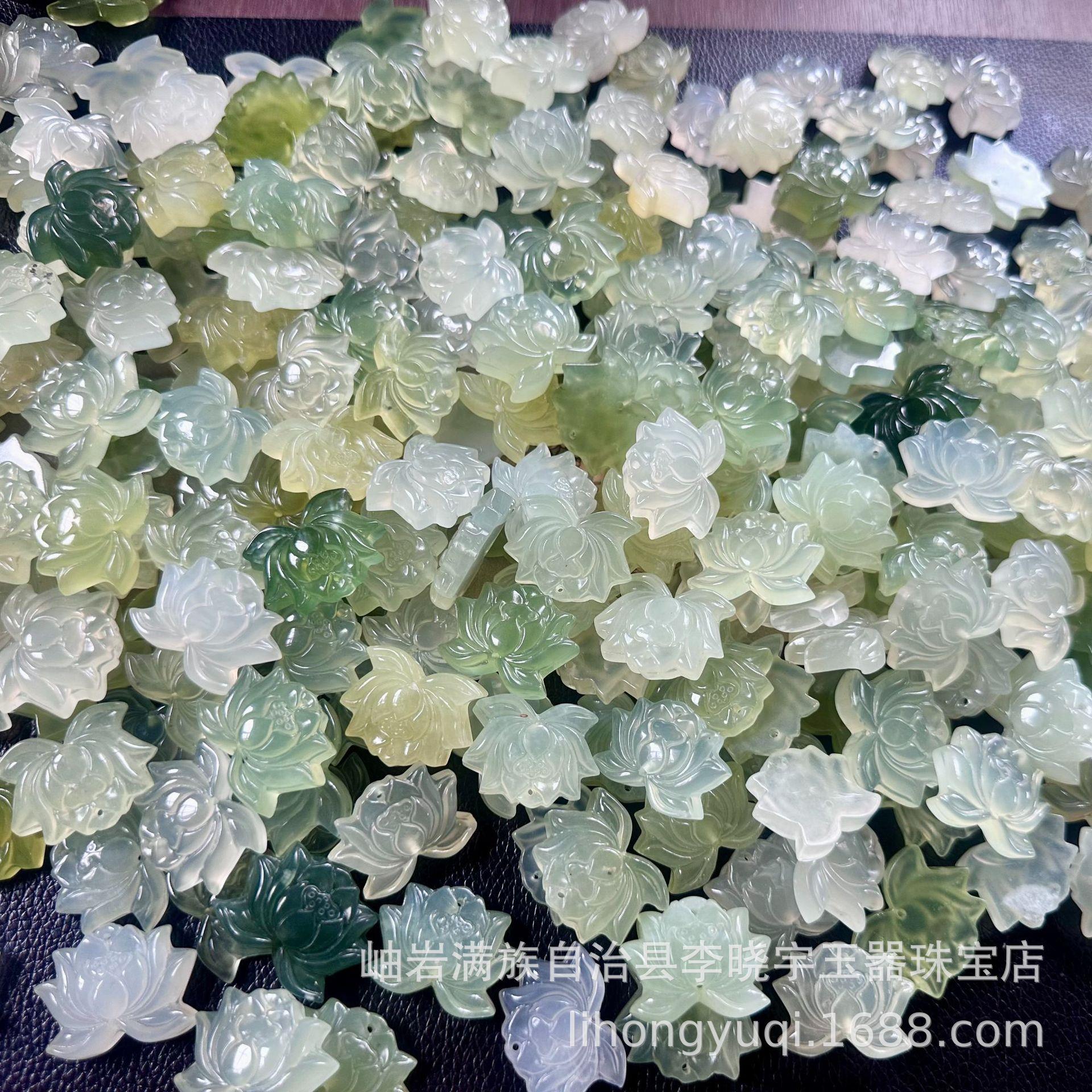 岫玉莲花吊坠饰品 玉石荷花挂件吊坠 岫玉