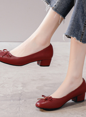 春季妈妈鞋真皮软底高n跟舒适鞋圆头红色婚宴粗跟小码单鞋女31323
