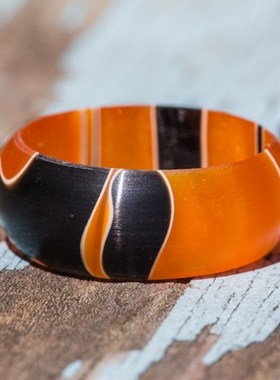 厂家橙色和黑色亚克力戒指 树脂戒指非导电戒指另类结婚戒指