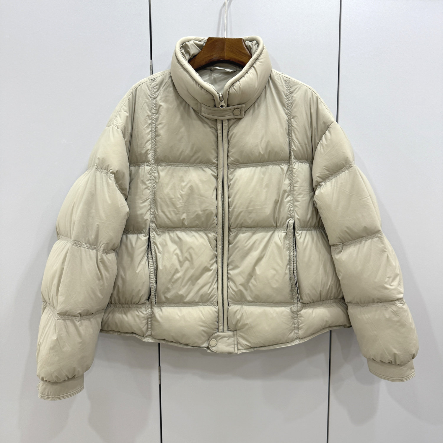 2N8531欧洲站2025冬时尚包边拉链立领休闲减龄云朵泡芙舒适羽绒服