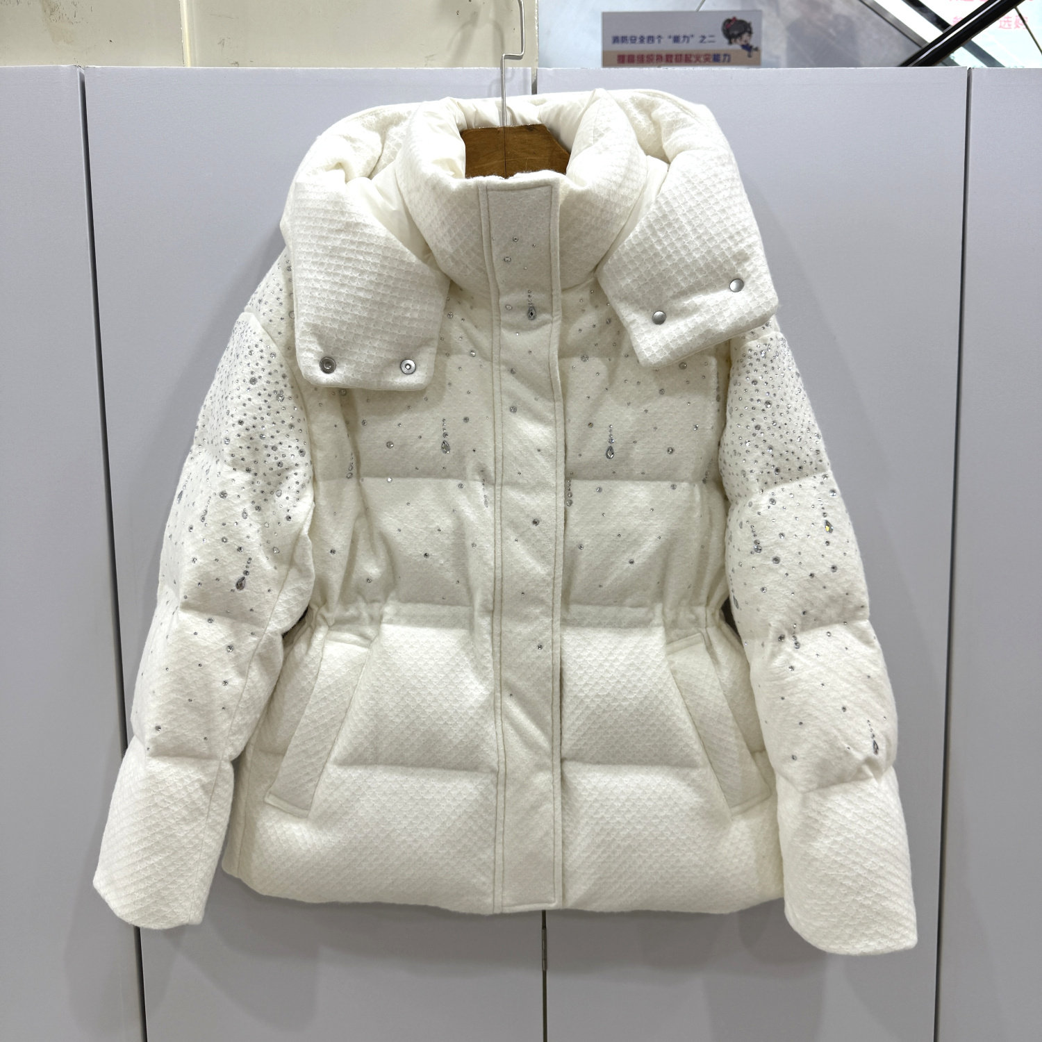 W61998欧洲站2025冬时尚抽绳收腰满天星烫钻小香风呢料连帽羽绒服