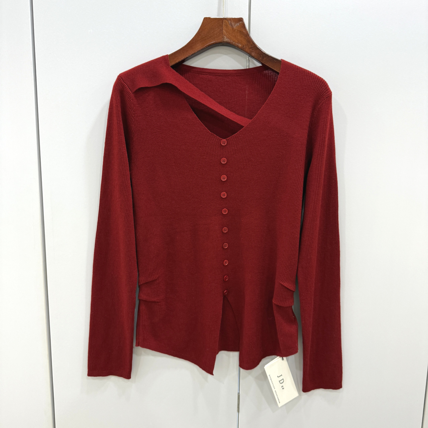 HA-5189欧洲站2025冬门禁单排扣飘带交叉设计感V领皱褶修身羊毛衫