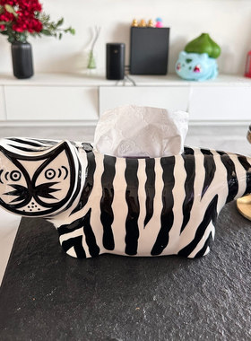 条纹猫纸巾盒陶瓷轻奢高级感创意卫生纸盒客厅餐桌茶几抽象装饰摆