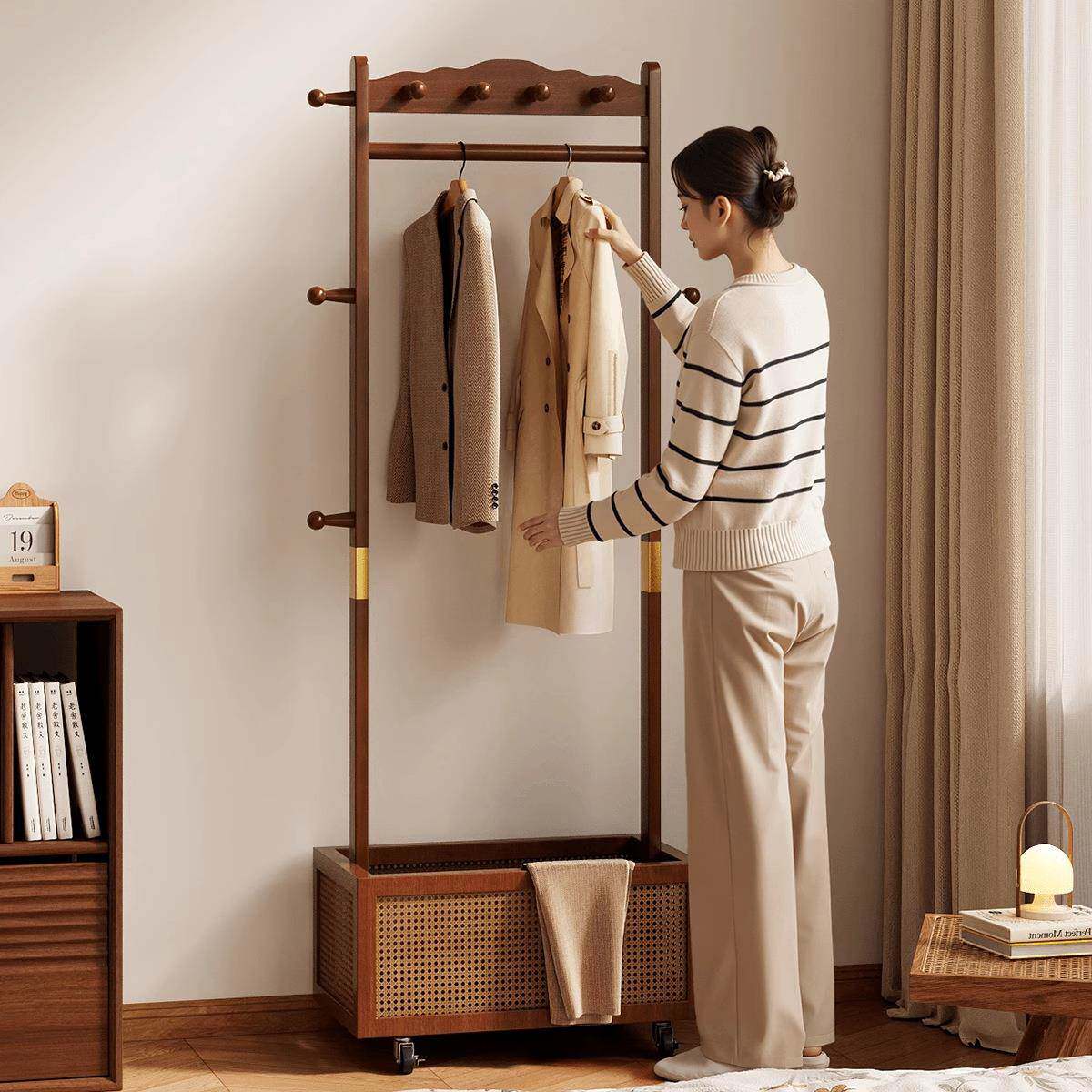 卧室挂衣架实木衣帽架落地衣服挂架床边晚上放衣架家用衣服置物架