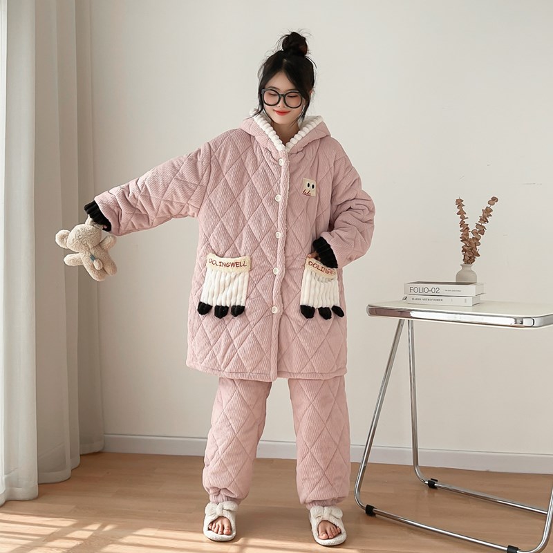 冬季三层夹棉珊瑚绒连帽卡通大码睡衣女200斤加厚加绒家居服套装