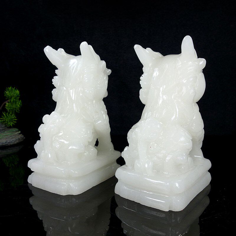 天然玉石麒麟摆件纯手工雕刻玉石麒麟招财镇宅客厅电视柜酒柜装饰