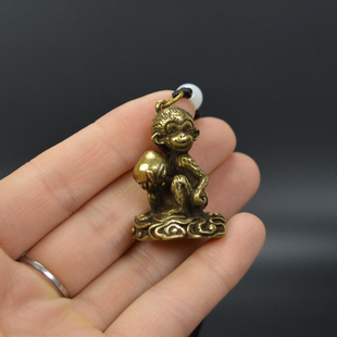 灵猴献瑞铜器小玩实心纯铜猴子抱桃钥匙扣吊坠挂件生肖猴子挂件