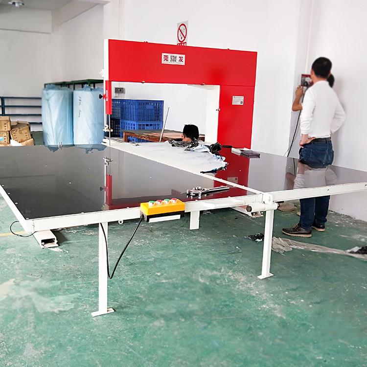 XC-4L携成珍珠棉eva海绵瓦楞纸立切机四轮泡沫直切机海绵切割机