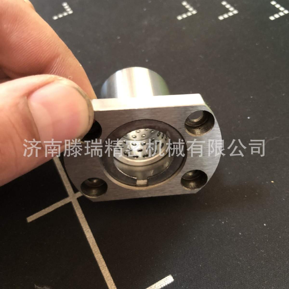 LBHCW20，带法兰线性滚珠衬套LBHC LBHCW LBHR LBHRW LBHS LBHSW
