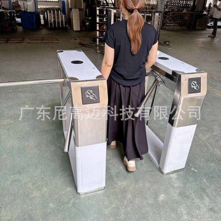 物流中心人员进出刷卡人脸识别单向双行通道门不锈钢三辊闸全高门