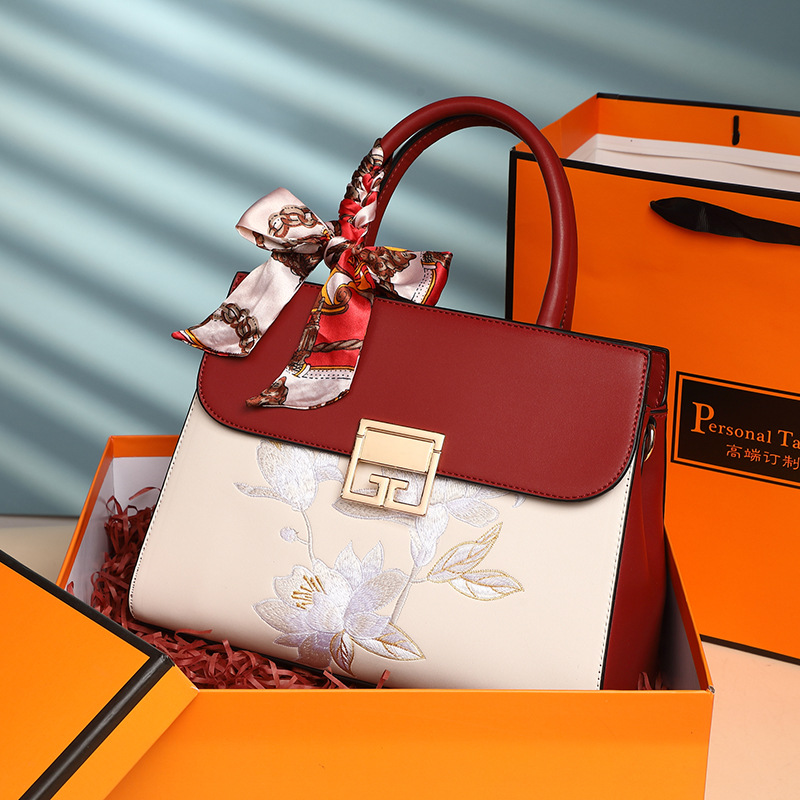 荷花刺绣包包新款通勤女包大容量妈妈款女包女士手提包网红爆款