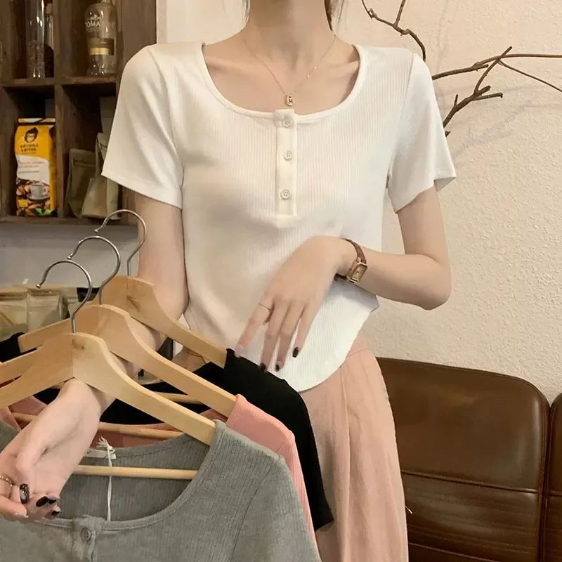 设计感小众露锁骨方领短