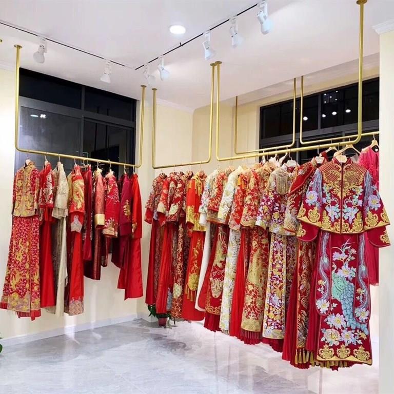 跨境女服装店上墙U型挂衣杆婚纱展示架礼服货架金色铁艺吊挂吊架