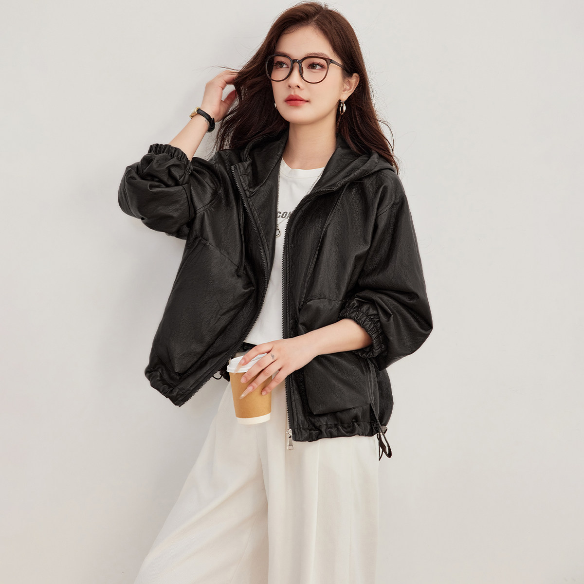 诗萌连帽短款PU皮衣女显瘦黑色