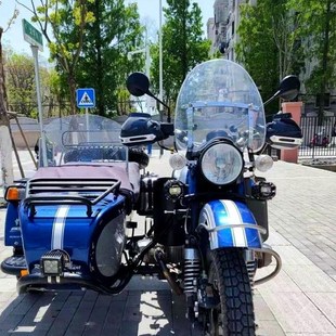 复古太子摩托车挡风玻璃铃木150奔达哈雷250改装 风挡圆灯街车风镜