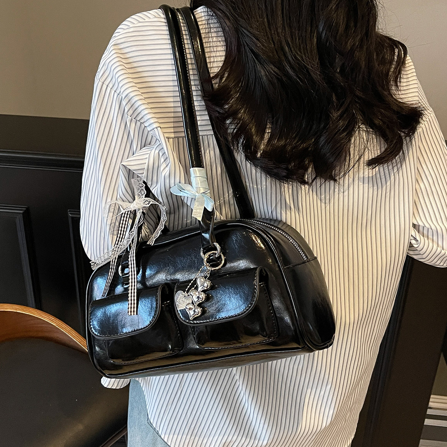 保龄球包小众通勤枕头包包女2026春季新款大容量单肩腋下包