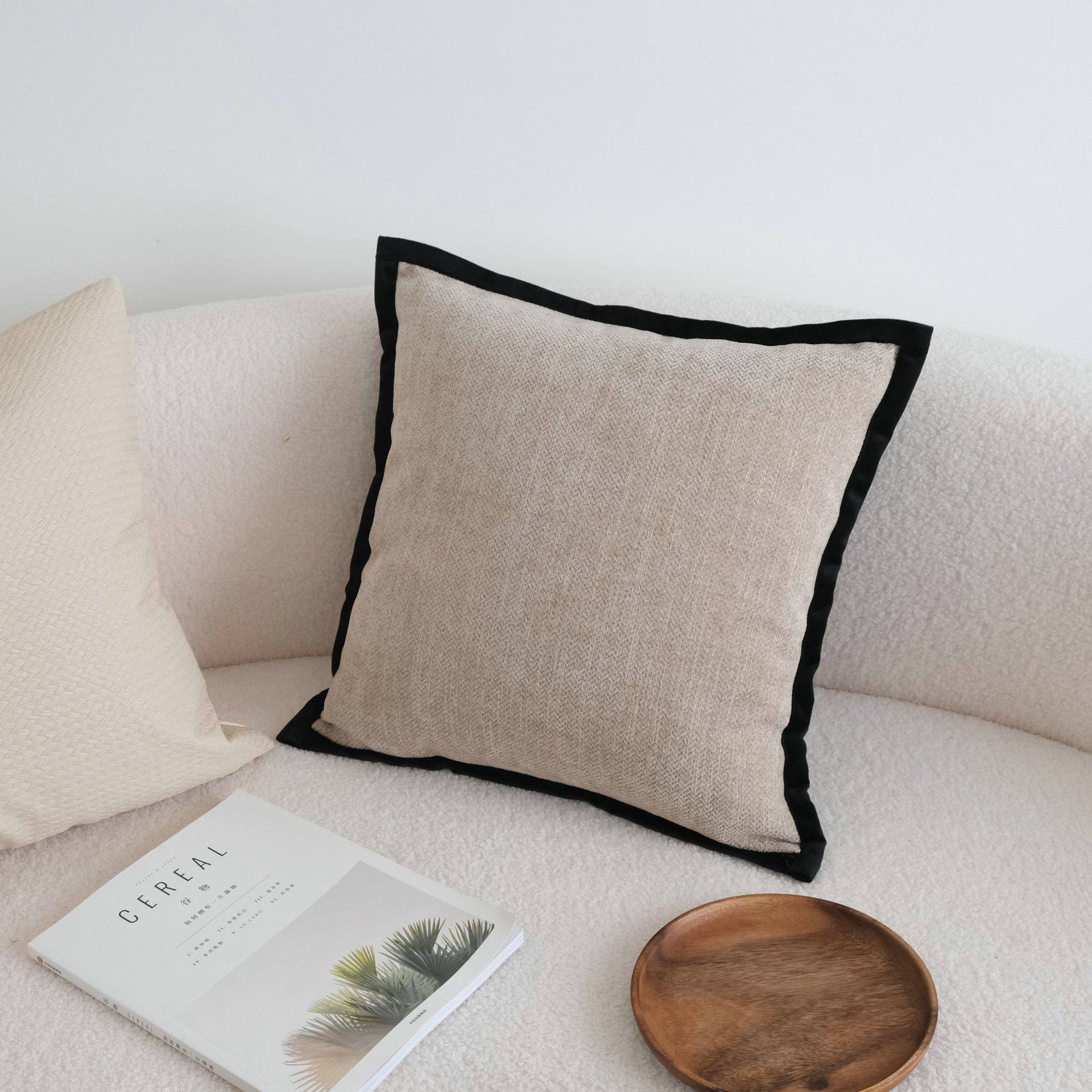 法式中古风复古黑边抱枕奶茶色客厅沙发靠垫酒店样板间靠枕腰枕