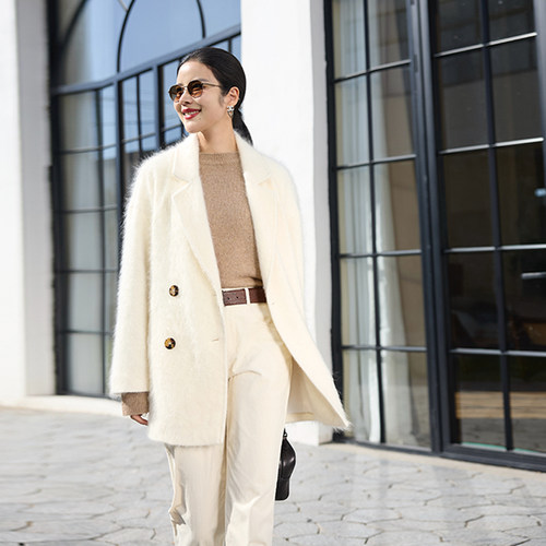 COLINWANG-冬日信笺|重工阿拉善羊绒拉绒经典101801短款大衣外套