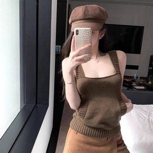 小姐姐 吊带背心女春宽肩带复古显瘦方领插袋上衣titi 松野物语