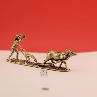 创意农夫耕耘黄铜摆件老人与耕牛家居客厅桌面茶宠铜雕工艺品装饰