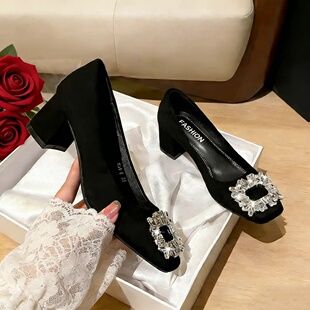 方头浅口水钻高跟鞋女2025秋冬新款粗跟软底气质黑色绒面职业单鞋