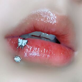 蝴蝶泥巴球唇环钛钢彩色细闪亮片滴油唇钉耳骨钉鼻环辣妹甜酷