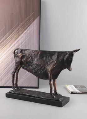 现代复古抽象牛摆件家居电视柜桌面样板房乔迁送礼牛气冲天艺术品