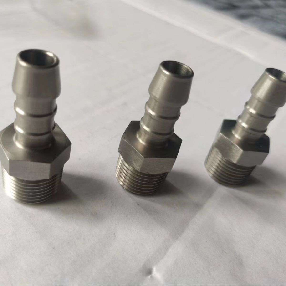 jahn管接头 货号：838741300000；型号：SAG9/R3/8-KEG-V2A;库存3