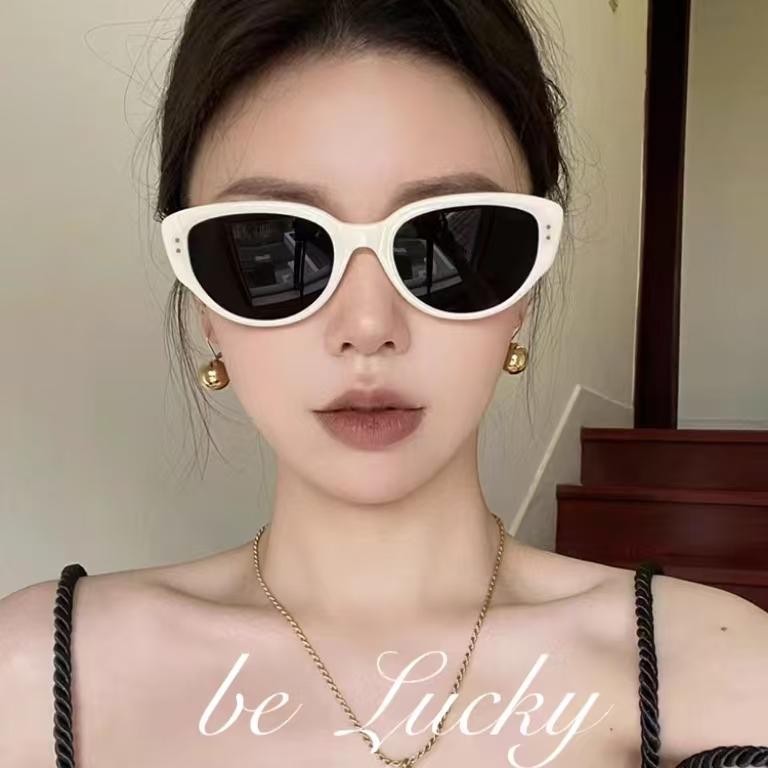 白色复古猫眼墨镜女款海边拍照高级感显脸小白框防紫外线太阳眼镜