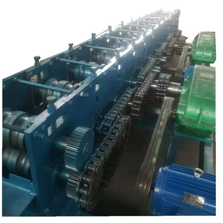 现货供应铁管圆管变方管40*40方管机械设备生产厂家