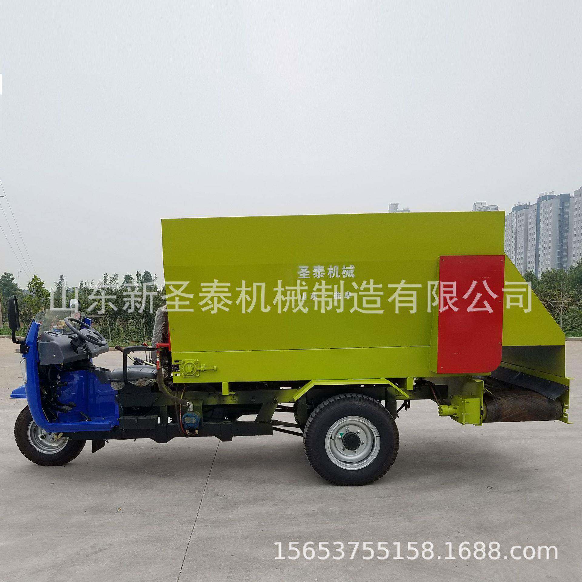 车载卧式饲料撒料车饲料搅拌撒料车厂家临河市羊饲料撒料车