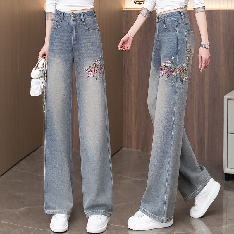 复古水洗蓝国风绣花牛仔裤女2026年春季新款高腰花朵刺绣阔腿裤