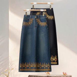 高端烫钻牛仔半身裙女2025新款秋季高腰刺绣民族风气质时尚长裙