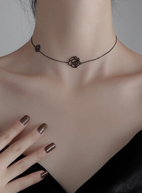 山茶花脖颈链女短款锁骨链黑色项链新款个性项圈玫瑰花小花朵