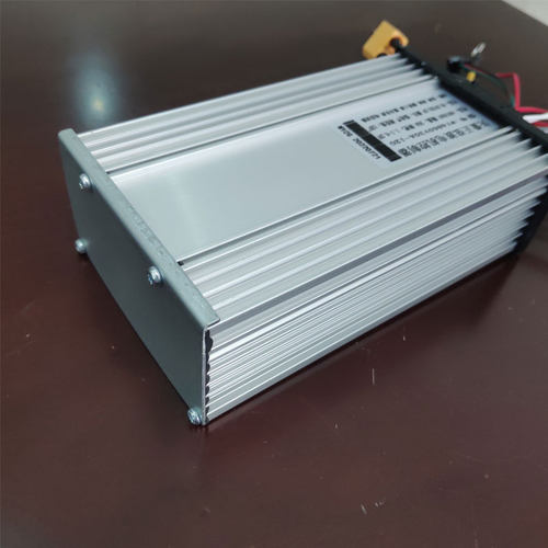 某巡同款代驾滑板控制器锂电款大功率正弦波静音限流30A