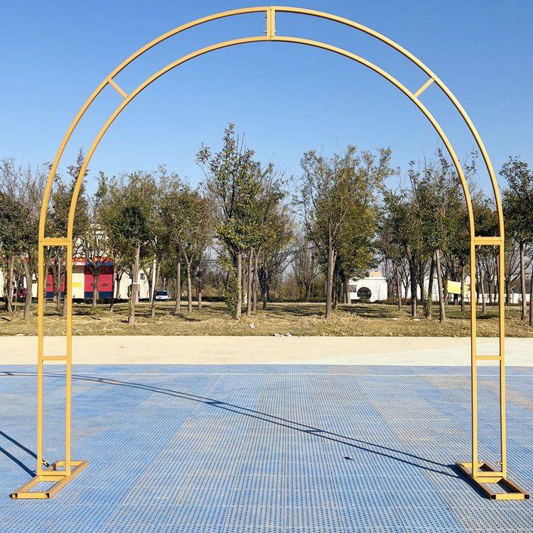新款婚庆道具铁艺弧形双杆拱门户外婚礼场景庆典布置仿真绢花架子