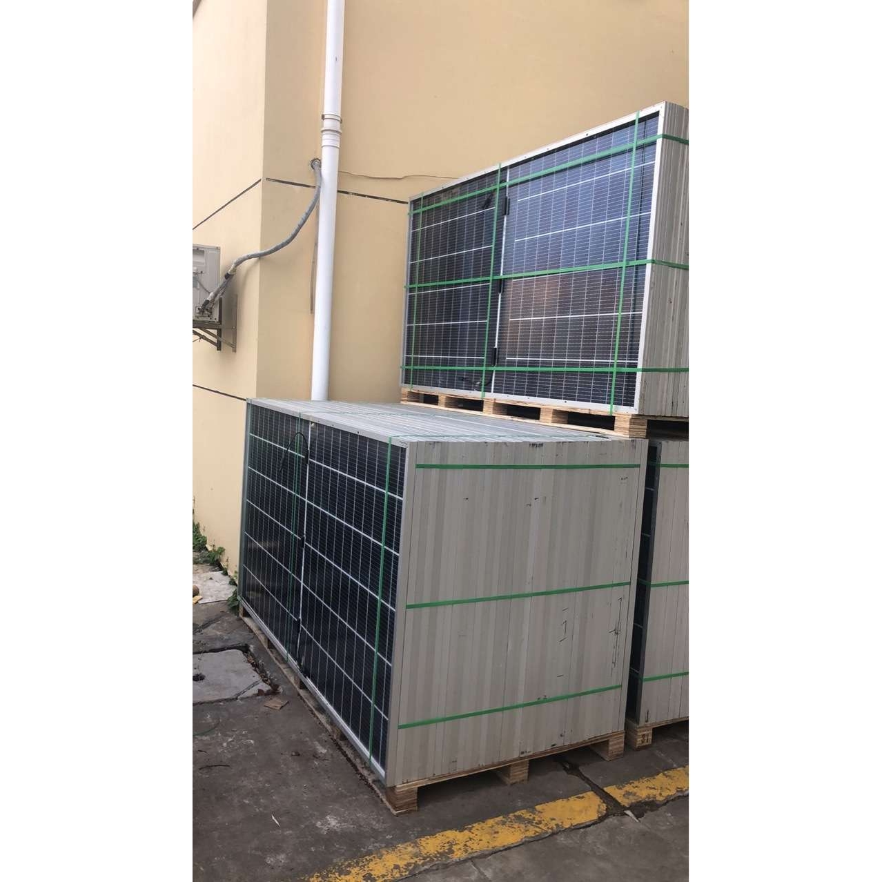 精品双裂太阳能发电板550W天合隆基有需要联系我价格便宜量大从优