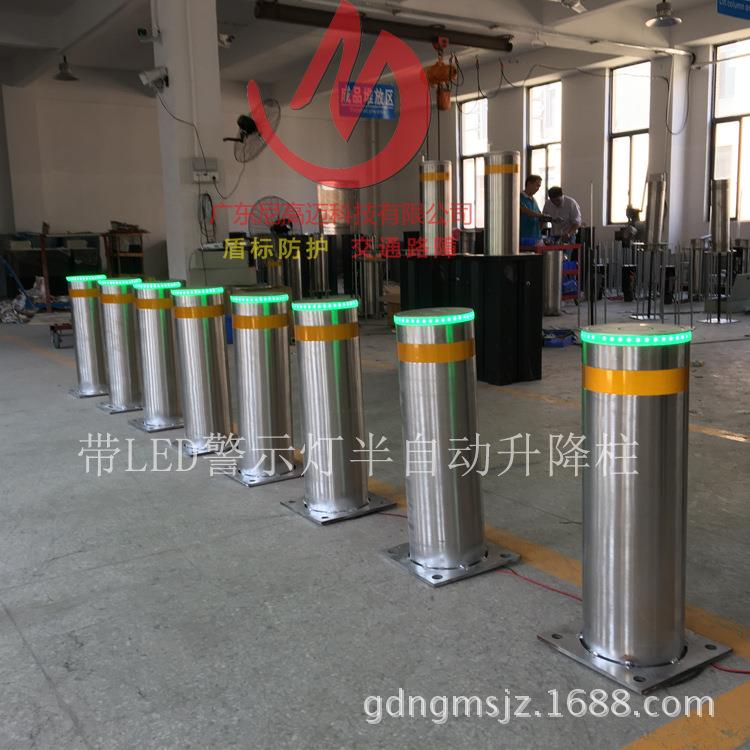 带灯固定路桩学校门口安装带警示灯安全防护不锈钢固定路桩车柱