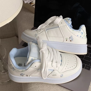 女童韩系厚底小白鞋女款2026新款春秋季板鞋ins潮百搭小众面包鞋