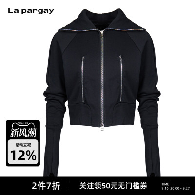 Lapargay 辣妹机能短外套 大翻领双开链 指洞加长袖身 L72101204C